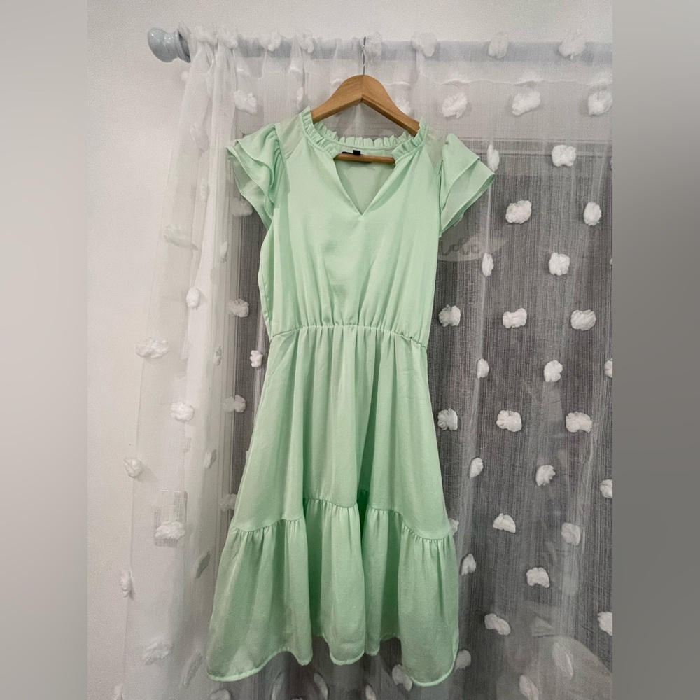 Banana Republic flowy silky dress Size XS but fits S